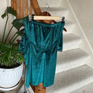 (2) International Concepts Intimates Elegant Green Velvet Pajama Set